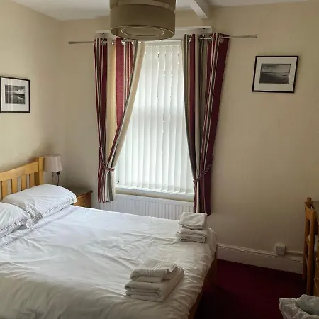 Guest house Robyn's Only 4*