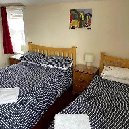 Guest house Robyn's Only 4*