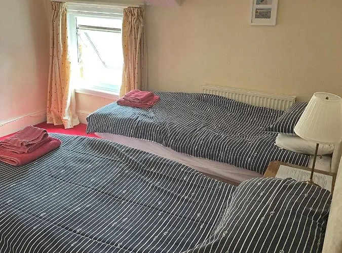 Guest house Robyn's Only Scarborough