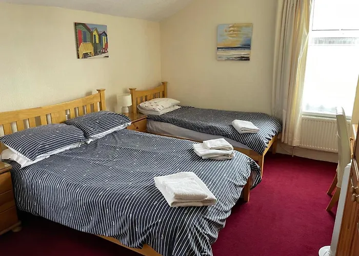 Robyn's Only Guest house Scarborough